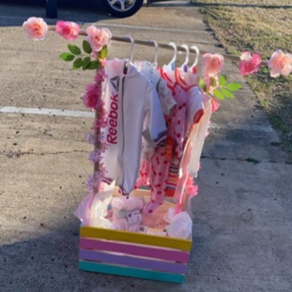 Handmade gift baskets 5-20 outfits included